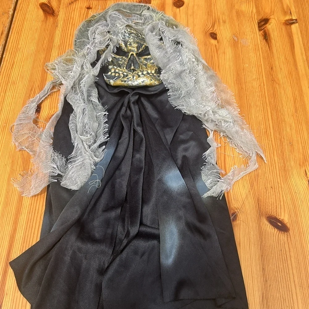 3D Zombie Halloween Costume Boys Size 8 10 and mask